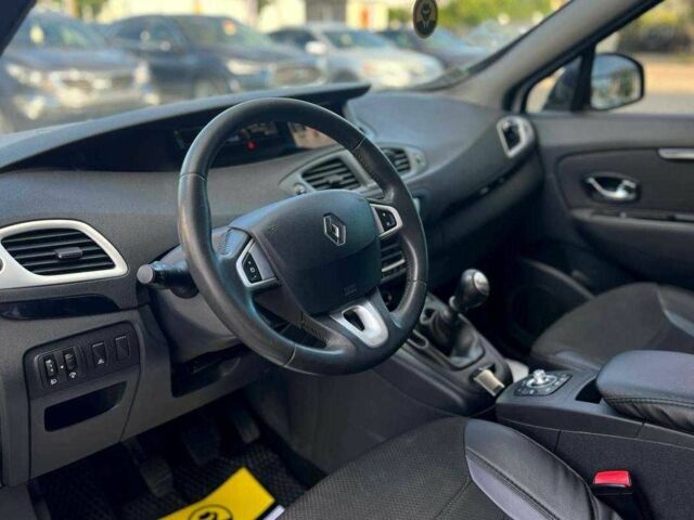 Білий Рено Меган, об'ємом двигуна 1.5 л та пробігом 200 тис. км за 8990 $, фото 9 на Automoto.ua