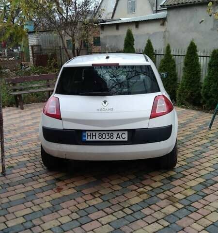 Белый Рено Меган, объемом двигателя 1.6 л и пробегом 230 тыс. км за 3100 $, фото 2 на Automoto.ua