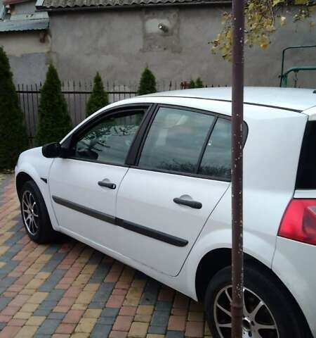 Белый Рено Меган, объемом двигателя 1.6 л и пробегом 230 тыс. км за 3100 $, фото 3 на Automoto.ua