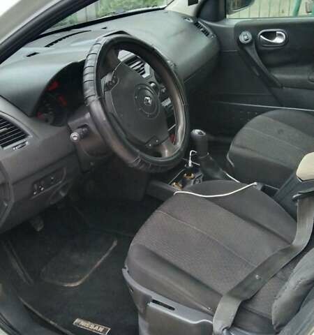 Белый Рено Меган, объемом двигателя 1.6 л и пробегом 230 тыс. км за 3100 $, фото 7 на Automoto.ua