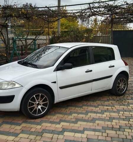 Белый Рено Меган, объемом двигателя 1.6 л и пробегом 230 тыс. км за 3100 $, фото 1 на Automoto.ua