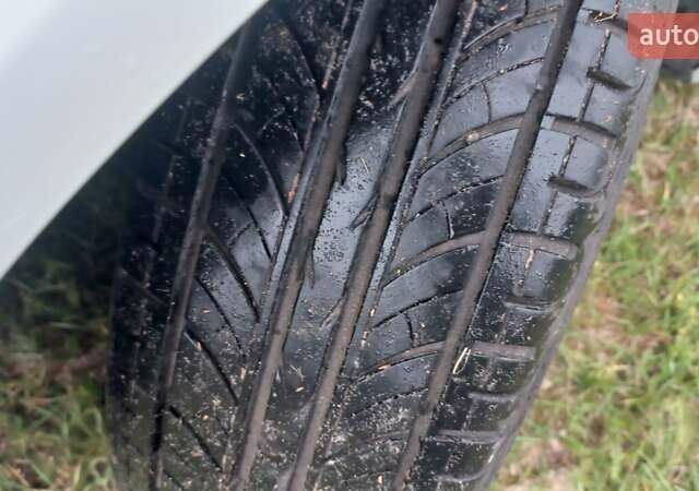 Белый Рено Меган, объемом двигателя 1.6 л и пробегом 212 тыс. км за 3400 $, фото 14 на Automoto.ua