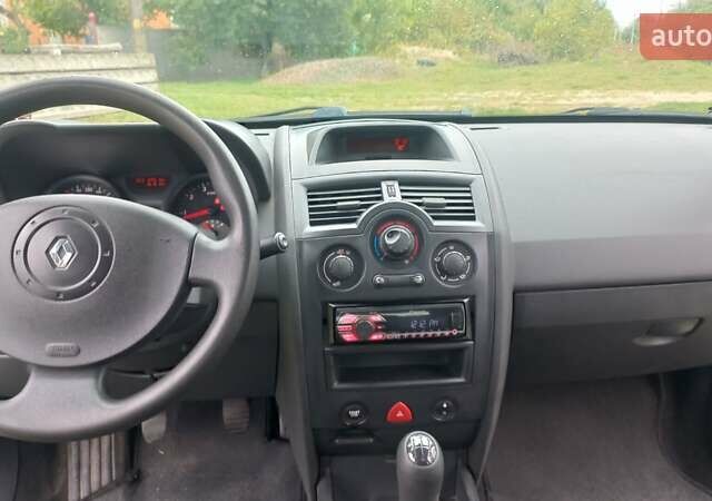 Белый Рено Меган, объемом двигателя 1.6 л и пробегом 212 тыс. км за 3400 $, фото 7 на Automoto.ua