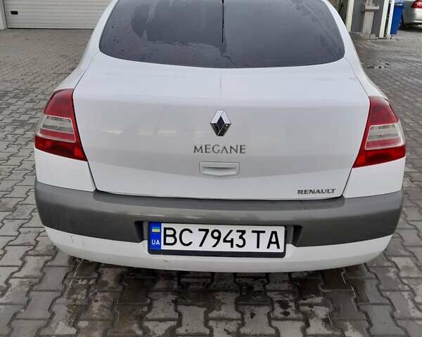 Белый Рено Меган, объемом двигателя 1.6 л и пробегом 332 тыс. км за 4500 $, фото 13 на Automoto.ua