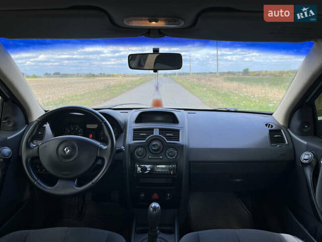 Білий Рено Меган, об'ємом двигуна 1.4 л та пробігом 215 тис. км за 3900 $, фото 16 на Automoto.ua