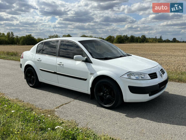 Белый Рено Меган, объемом двигателя 1.4 л и пробегом 215 тыс. км за 4100 $, фото 6 на Automoto.ua