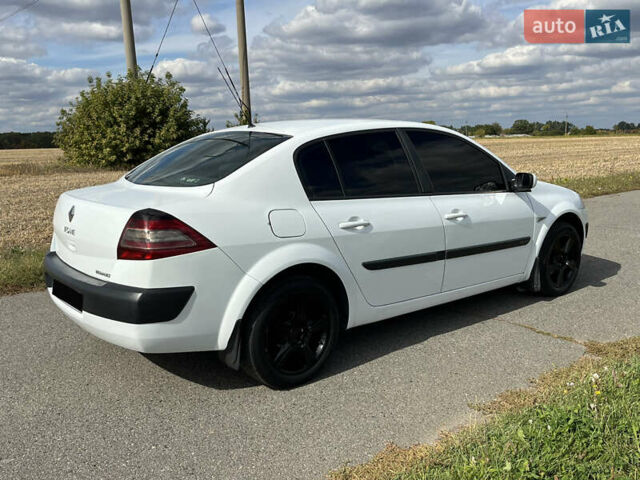 Білий Рено Меган, об'ємом двигуна 1.4 л та пробігом 215 тис. км за 3900 $, фото 7 на Automoto.ua