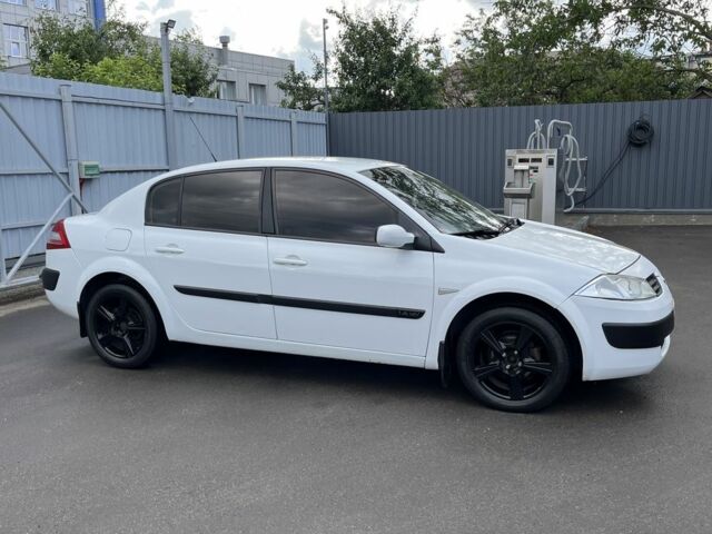 Белый Рено Меган, объемом двигателя 1.4 л и пробегом 215 тыс. км за 4300 $, фото 3 на Automoto.ua