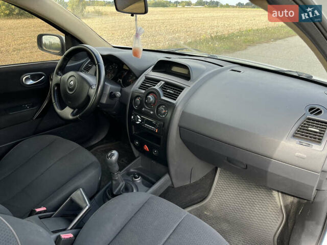 Білий Рено Меган, об'ємом двигуна 1.4 л та пробігом 215 тис. км за 3900 $, фото 15 на Automoto.ua