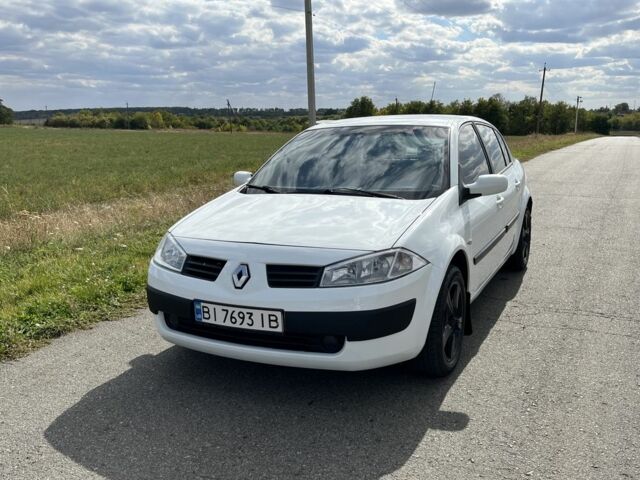 Белый Рено Меган, объемом двигателя 1.4 л и пробегом 215 тыс. км за 4100 $, фото 3 на Automoto.ua