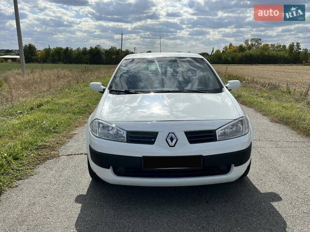 Білий Рено Меган, об'ємом двигуна 1.4 л та пробігом 215 тис. км за 3900 $, фото 4 на Automoto.ua