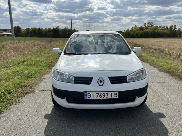 Белый Рено Меган, объемом двигателя 1.4 л и пробегом 215 тыс. км за 4100 $, фото 4 на Automoto.ua