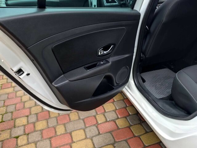 Рено Меган 2016 в Ровно на Automoto.ua Белый Рено Меган, объемом двигателя 1.5 л и пробегом 199 тыс. км за 9800 $, фото 11 на Automoto.ua