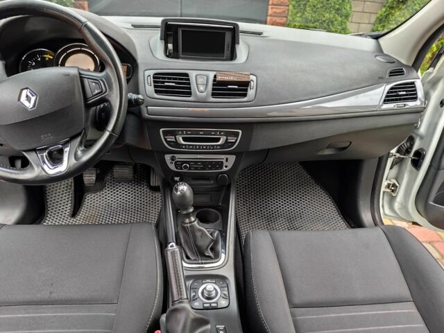 Рено Меган 2016 в Ровно на Automoto.ua Белый Рено Меган, объемом двигателя 1.5 л и пробегом 199 тыс. км за 9800 $, фото 15 на Automoto.ua