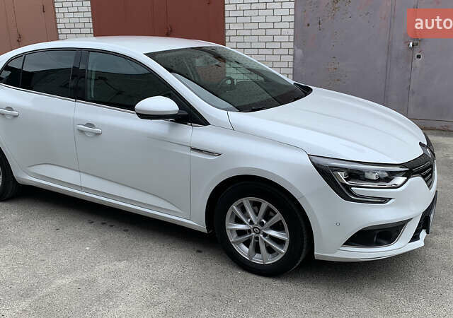 Білий Рено Меган, об'ємом двигуна 1.2 л та пробігом 93 тис. км за 13000 $, фото 1 на Automoto.ua