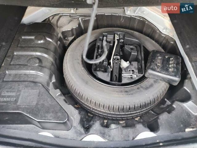 Белый Рено Меган, объемом двигателя 1.46 л и пробегом 150 тыс. км за 13999 $, фото 17 на Automoto.ua