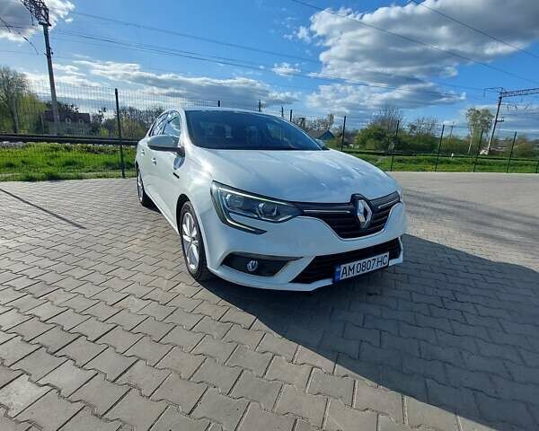 Рено Меган 2017 в Житомире на Automoto.ua Белый Рено Меган, объемом двигателя 1.5 л и пробегом 166 тыс. км за 13499 $, фото 4 на Automoto.ua