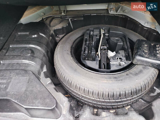 Білий Рено Меган, об'ємом двигуна 1.46 л та пробігом 150 тис. км за 13300 $, фото 13 на Automoto.ua