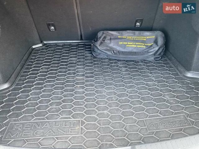 Белый Рено Меган, объемом двигателя 1.46 л и пробегом 150 тыс. км за 13990 $, фото 7 на Automoto.ua