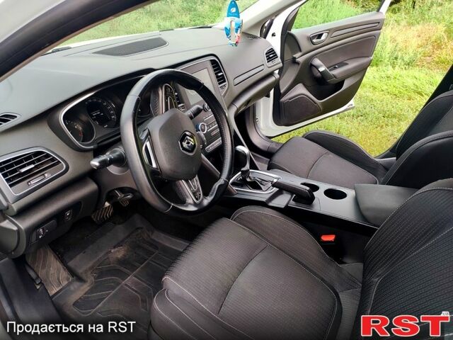 Білий Рено Меган, об'ємом двигуна 1.5 л та пробігом 150 тис. км за 13900 $, фото 1 на Automoto.ua