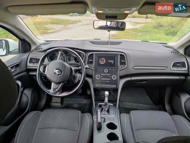 Белый Рено Меган, объемом двигателя 1.46 л и пробегом 150 тыс. км за 13999 $, фото 2 на Automoto.ua