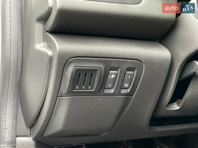 Белый Рено Меган, объемом двигателя 1.46 л и пробегом 239 тыс. км за 13490 $, фото 25 на Automoto.ua