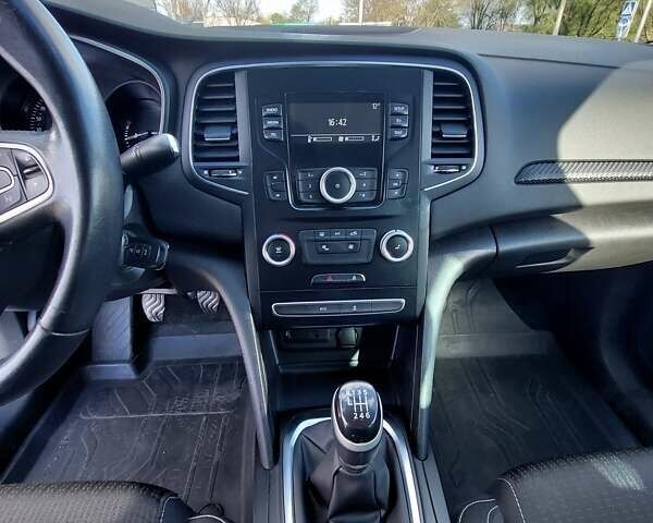 Рено Меган 2017 в Житомире на Automoto.ua Белый Рено Меган, объемом двигателя 1.5 л и пробегом 166 тыс. км за 13499 $, фото 5 на Automoto.ua