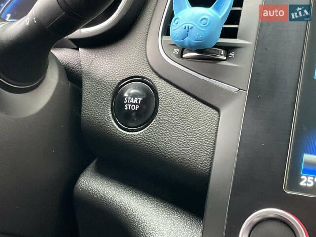 Белый Рено Меган, объемом двигателя 1.46 л и пробегом 239 тыс. км за 13490 $, фото 22 на Automoto.ua