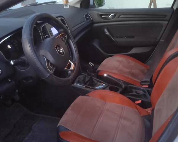 Білий Рено Меган, об'ємом двигуна 1.6 л та пробігом 147 тис. км за 12000 $, фото 9 на Automoto.ua
