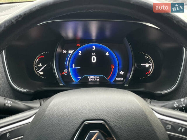 Белый Рено Меган, объемом двигателя 1.46 л и пробегом 239 тыс. км за 13490 $, фото 17 на Automoto.ua