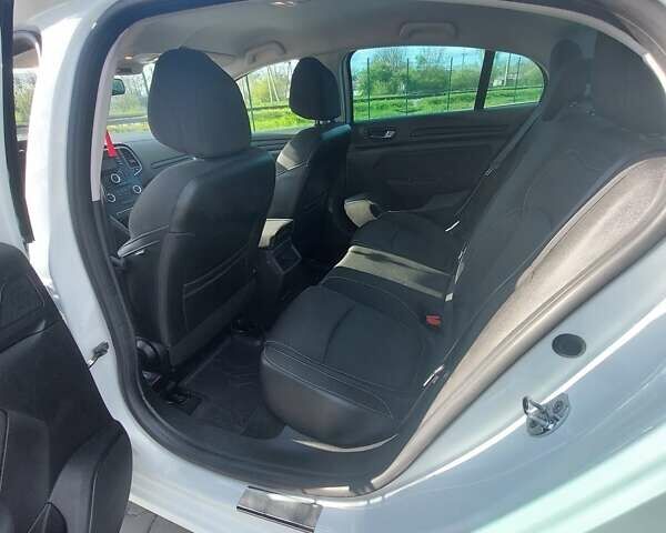 Рено Меган 2017 в Житомире на Automoto.ua Белый Рено Меган, объемом двигателя 1.5 л и пробегом 166 тыс. км за 13499 $, фото 15 на Automoto.ua