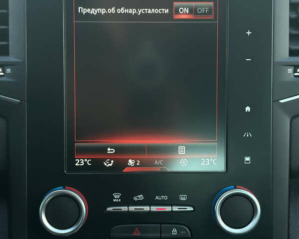 Белый Рено Меган, объемом двигателя 1.46 л и пробегом 199 тыс. км за 14299 $, фото 45 на Automoto.ua