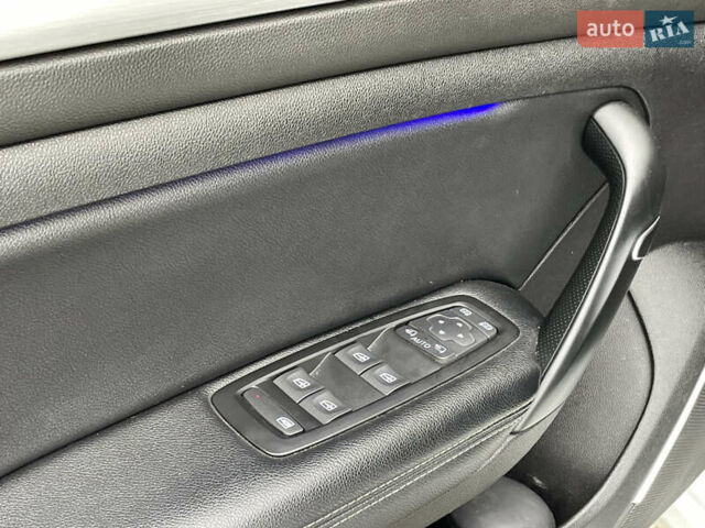 Белый Рено Меган, объемом двигателя 1.46 л и пробегом 239 тыс. км за 13490 $, фото 23 на Automoto.ua