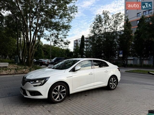 Белый Рено Меган, объемом двигателя 1.46 л и пробегом 90 тыс. км за 15000 $, фото 3 на Automoto.ua