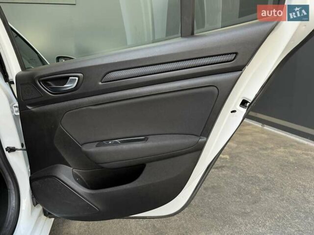 Белый Рено Меган, объемом двигателя 1.5 л и пробегом 88 тыс. км за 15900 $, фото 48 на Automoto.ua