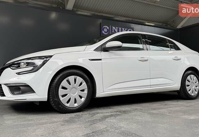 Белый Рено Меган, объемом двигателя 1.5 л и пробегом 122 тыс. км за 15900 $, фото 6 на Automoto.ua