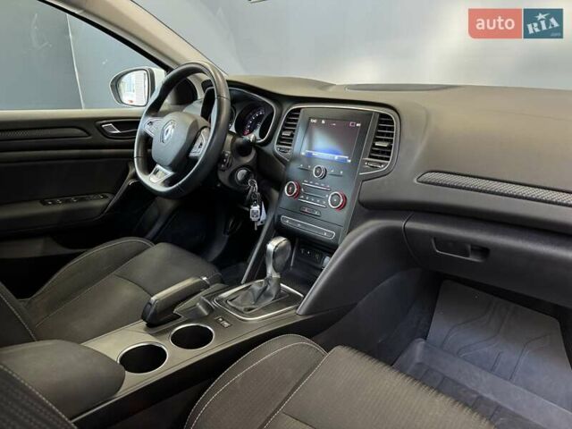 Белый Рено Меган, объемом двигателя 1.5 л и пробегом 88 тыс. км за 15900 $, фото 39 на Automoto.ua