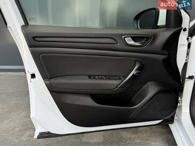 Белый Рено Меган, объемом двигателя 1.5 л и пробегом 88 тыс. км за 15900 $, фото 45 на Automoto.ua