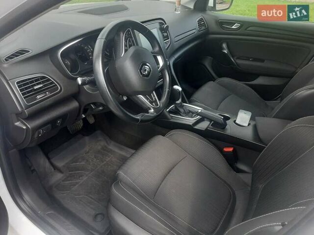 Белый Рено Меган, объемом двигателя 1.46 л и пробегом 180 тыс. км за 13200 $, фото 9 на Automoto.ua