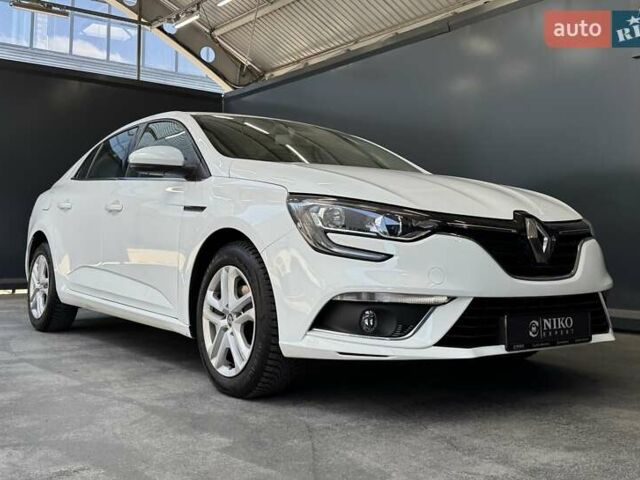 Белый Рено Меган, объемом двигателя 1.5 л и пробегом 88 тыс. км за 15900 $, фото 34 на Automoto.ua