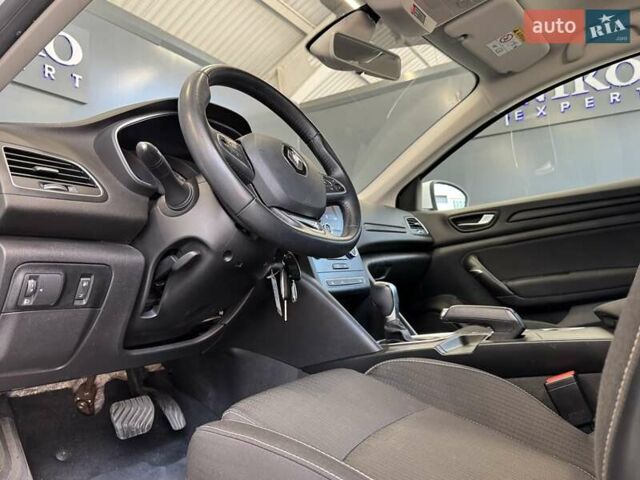 Белый Рено Меган, объемом двигателя 1.5 л и пробегом 88 тыс. км за 15900 $, фото 38 на Automoto.ua