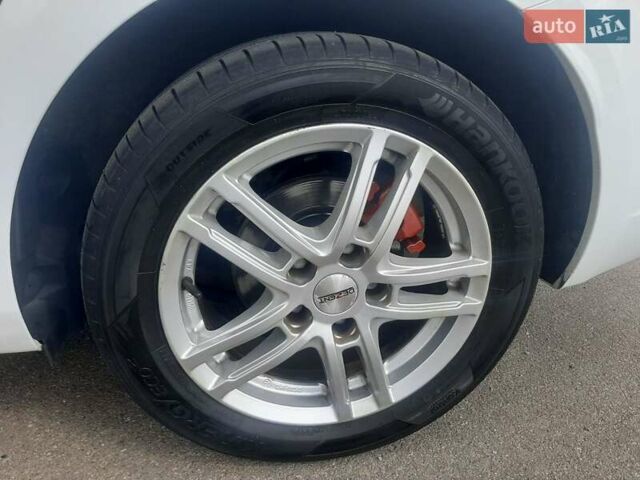 Белый Рено Меган, объемом двигателя 1.46 л и пробегом 180 тыс. км за 13200 $, фото 8 на Automoto.ua