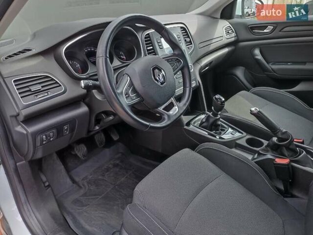 Білий Рено Меган, об'ємом двигуна 1.5 л та пробігом 79 тис. км за 15600 $, фото 18 на Automoto.ua