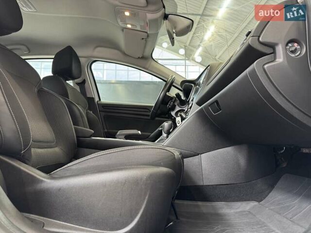 Белый Рено Меган, объемом двигателя 1.5 л и пробегом 122 тыс. км за 15900 $, фото 32 на Automoto.ua
