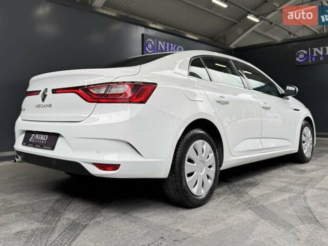 Белый Рено Меган, объемом двигателя 1.5 л и пробегом 122 тыс. км за 15900 $, фото 14 на Automoto.ua