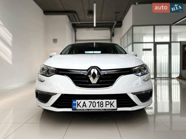 Білий Рено Меган, об'ємом двигуна 1.46 л та пробігом 1 тис. км за 11917 $, фото 1 на Automoto.ua