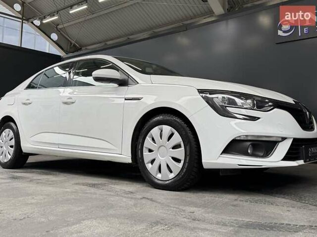 Белый Рено Меган, объемом двигателя 1.5 л и пробегом 122 тыс. км за 15900 $, фото 20 на Automoto.ua