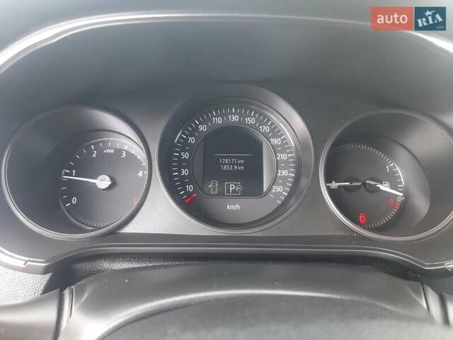 Белый Рено Меган, объемом двигателя 1.46 л и пробегом 180 тыс. км за 13200 $, фото 11 на Automoto.ua