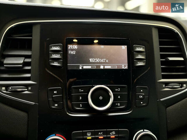 Білий Рено Меган, об'ємом двигуна 1.46 л та пробігом 1 тис. км за 11917 $, фото 10 на Automoto.ua