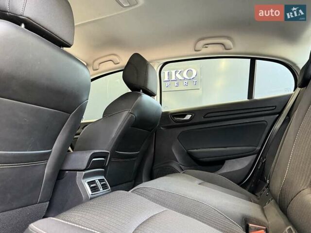 Белый Рено Меган, объемом двигателя 1.5 л и пробегом 88 тыс. км за 15900 $, фото 43 на Automoto.ua